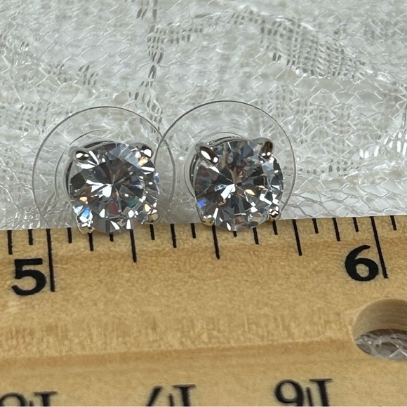 NEW - Macy's Elegant Faux Diamond Glamcore Round Stud Earrings Sparkly Bling - Picture 9 of 9